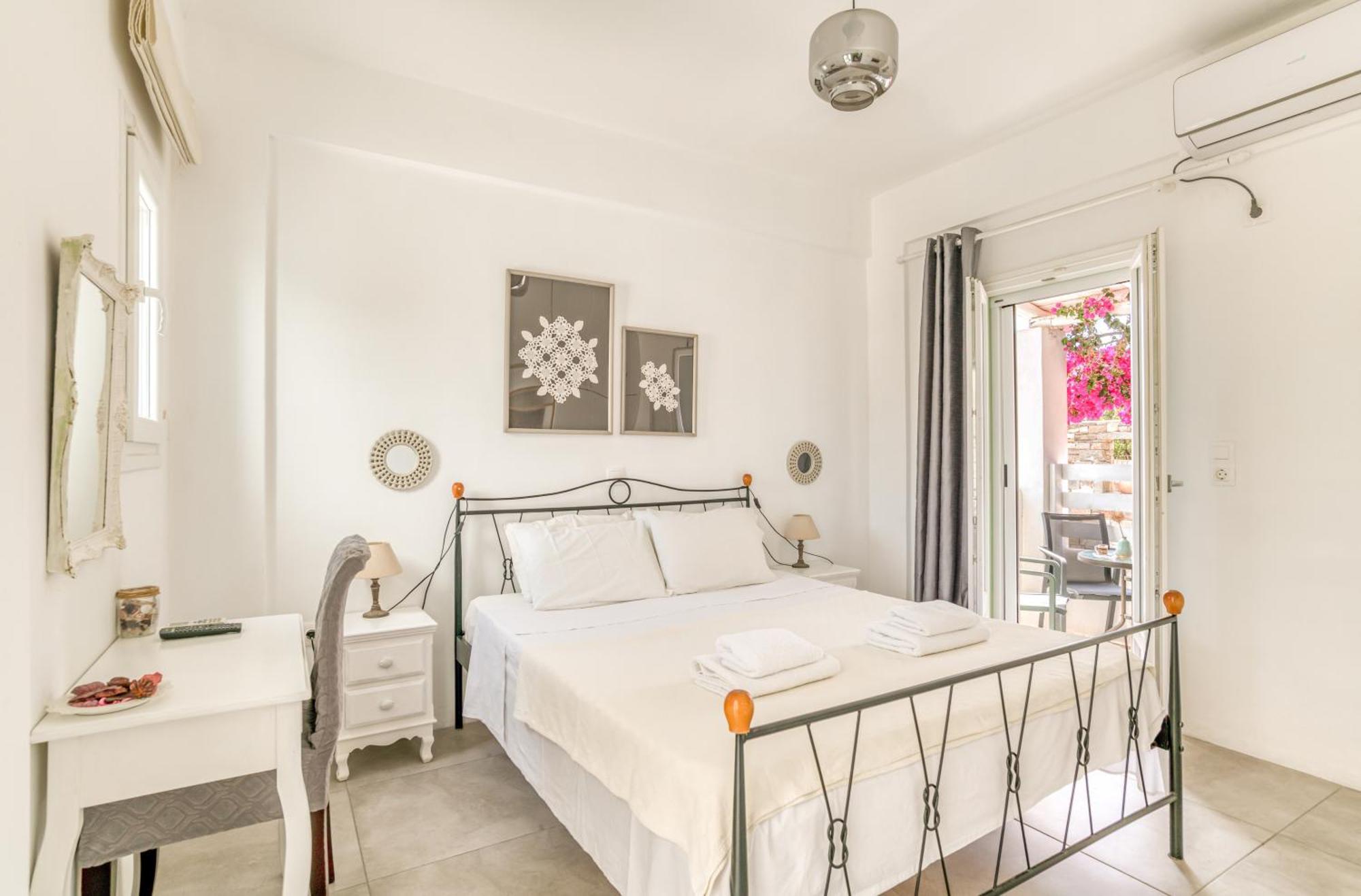 Dahlia Apartments And Studios Aliki  Exterior photo